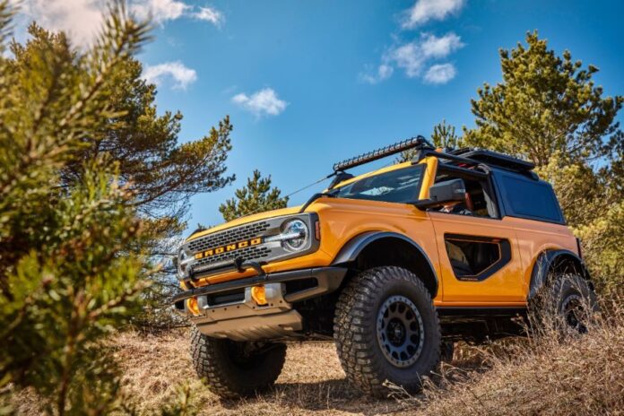 Bronco_2dr_features_05.jpg