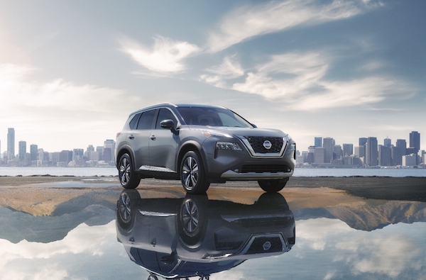 2021-Nissan-Rogue-AUTOM-001.jpg