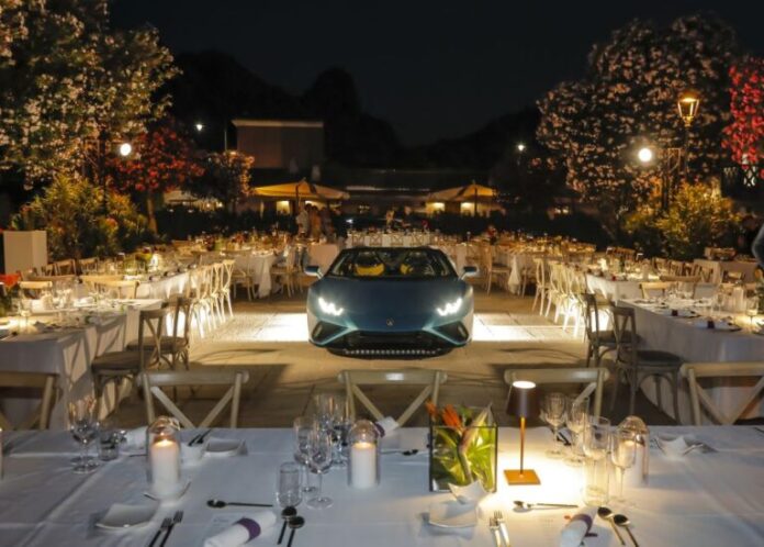 CenaColorsandStarsbyMauroColagrecoforLamborghini1-1-768x550-1.jpg