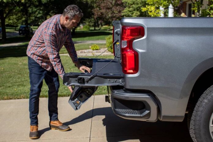 2021-Chevrolet-Silverado-Multi-Flex-Tailgate-08.jpg