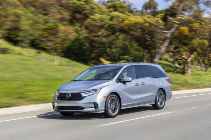 2021HondaOdyssey038-source.jpg