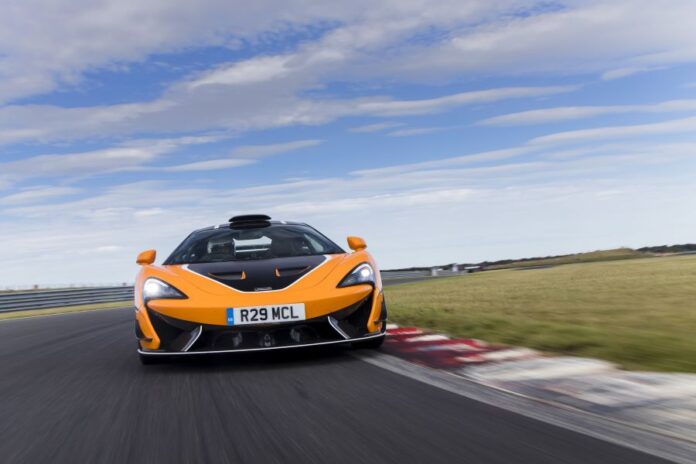 McLaren620R_MSOR-Pack_FrontVehicleonTrack_01.jpg