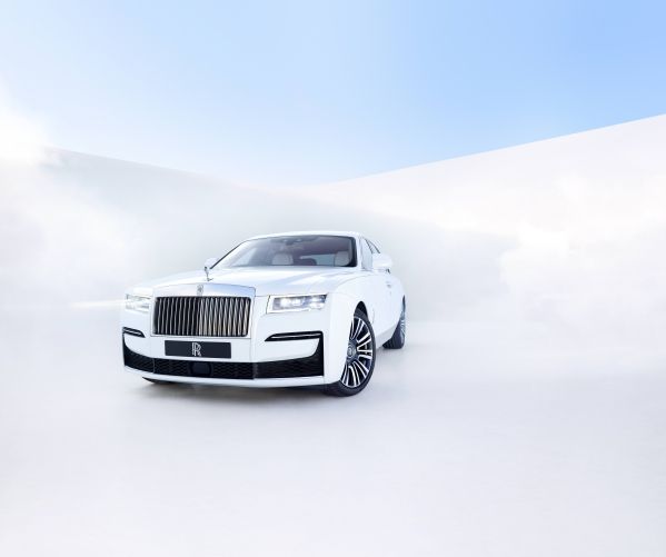 P90398176_lowRes_the-new-rolls-royce-.jpg