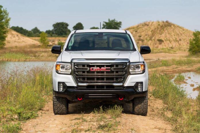 2021-GMC-Canyon-AT4-Off-Road-Performance-Edition-032.jpg