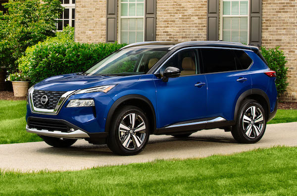 2021-Nissan-Rogue-03-copyAUTOM.jpeg