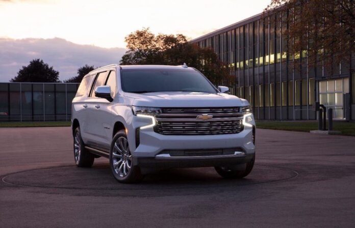 2021-Chevrolet-Suburban-03-frente.jpg