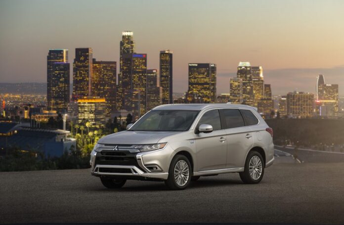 2021-Mitsubishi-Outlander-PHEV-01-Imagen.jpg