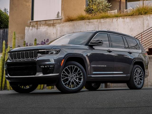 2022-Jeep-Grand-Cherokee-L-FrontSide_JEGL2201_.jpg