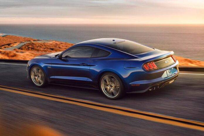 2020_ford_mustang_coupe_gt-premium_rq_oem_3_815.jpg