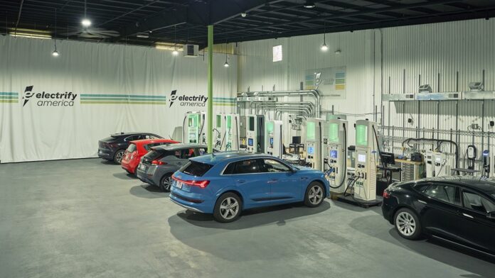 Large-814-CharginginAmericaCenterofExcellenceTechnologyLab.jpg