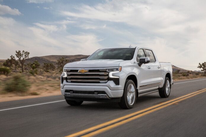 2022-Chevrolet-Silverado-HighCountry-204.jpg