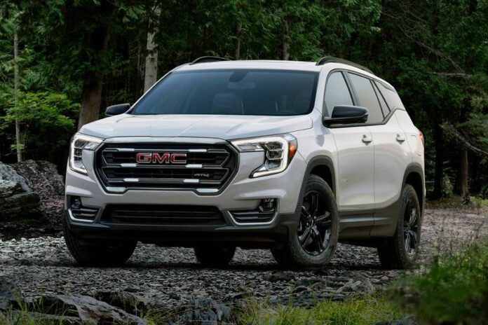 2022_gmc_terrain_4dr-suv_at4_fq_oem_1_815x543.jpg