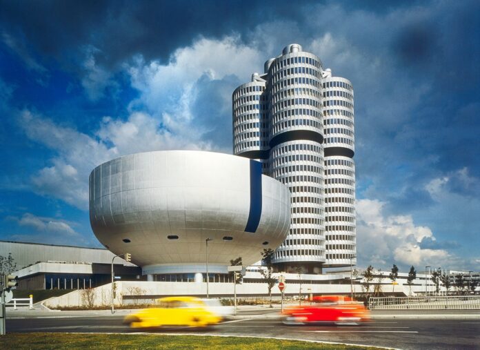 P90473084_highRes_bmw-headquarters-and.jpg