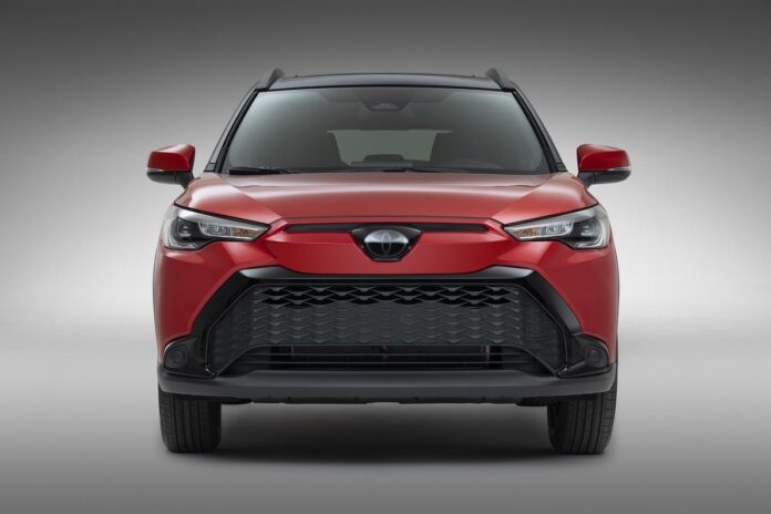 2023_Toyota_Corolla_Cross_Hybrid_SE_002.jpg