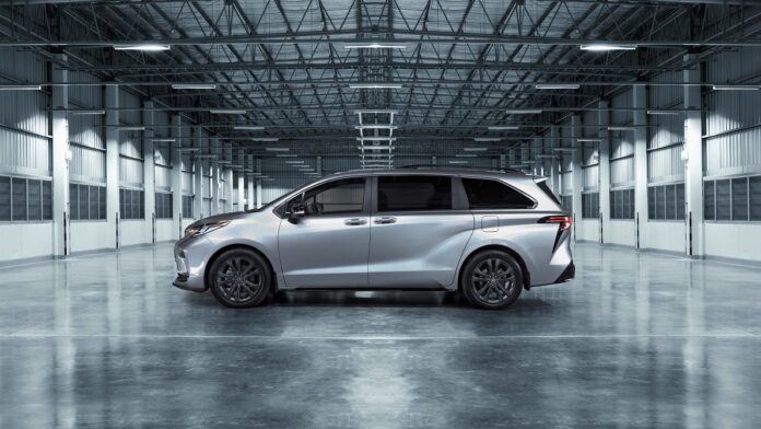 2023_Toyota_Sienna_25th_Anniversary_001-2.jpg