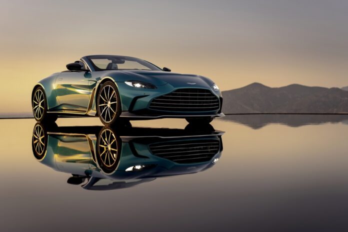 V12VantageRoadster_01.jpg