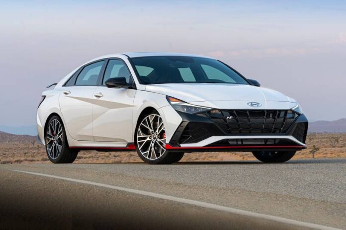 2022_hyundai_elantra_sedan_n_fq_oem_3_815x543.jpg