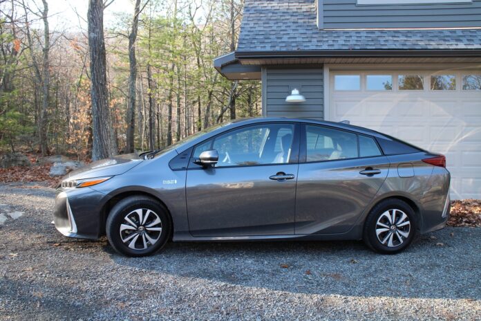 2017-toyota-prius-prime-catskill-mountains-ny-nov-2016_100584866_h.jpg