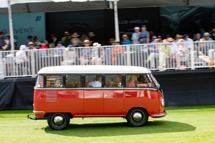16326-1951VolkswagenDeluxe15-Window.jpg