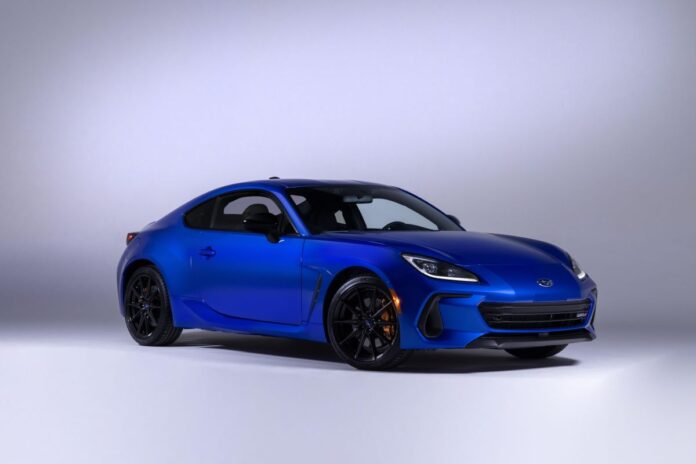 2024_Subaru_BRZ_tS_01.jpg