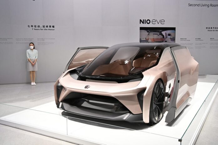 chinese-ev-CDN.jpg