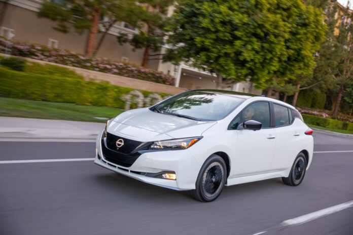 2023NissanLEAF-13-source-source.jpg