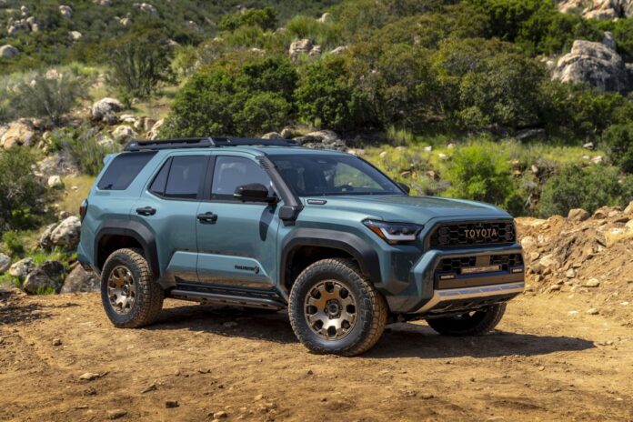 2025_Toyota_4Runner_Trailhunter_Everest_03.jpg