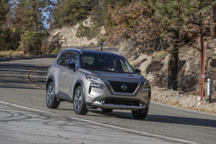 22_Nissan_Rogue-15.jpg
