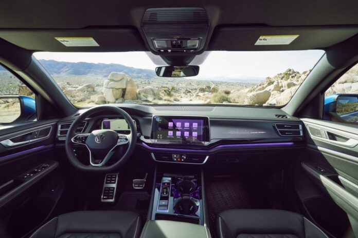 23VW01_CrossSport_Interior_0001.jpg