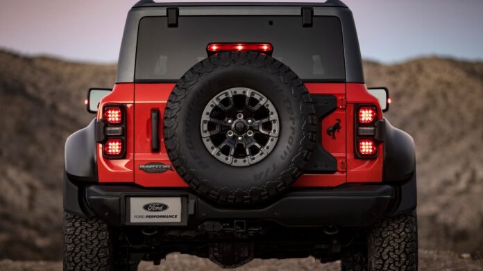 2022-Ford-Bronco-Raptor_19.jpg