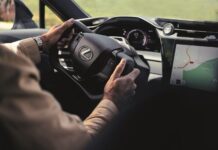 Lexus revoluciona el volante, sepa cómo funciona su nueva tecnología de condución